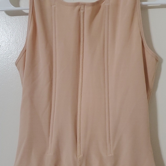 Body Shaper - Picture 3 of 6